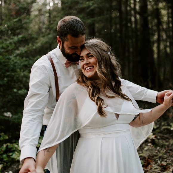 Chiffon Mesh Ivory Wedding Veil Cape with train - Picture 9 of 16